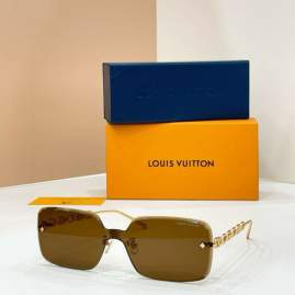 Picture of Louis Vuitton Sunglasses _SKUfw79615921fw